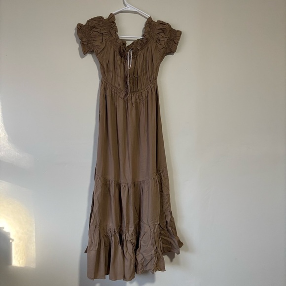 Khush Dresses & Skirts - Khush Astra NWT Women's tiered dress brown small smocked sleeves